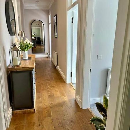 Beautiful Spacious Apartment In Town Centre Обан Экстерьер фото